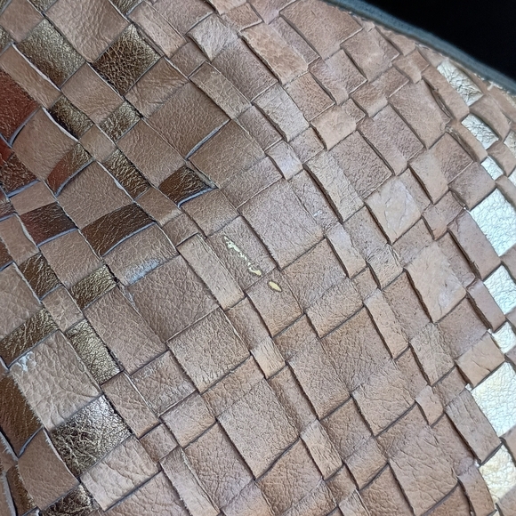 Elliot Lucca Elegant Chain Strap Women Crossbody Bag - Picture 3 of 7